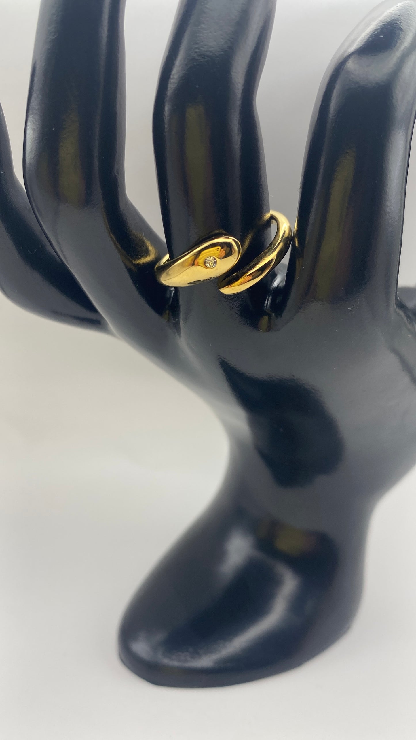 Δαχτυλίδι χρυσό με στρασάκι (προσαρμόσιμο μέγεθος)