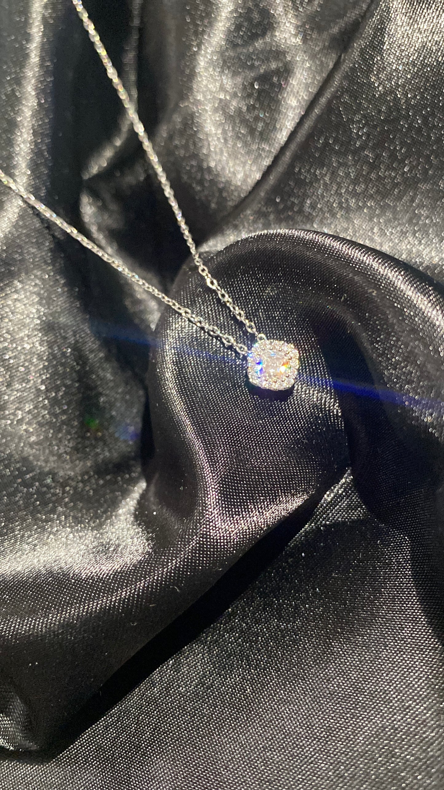 Κολιε με τετράγωνο στρας σε ασημί