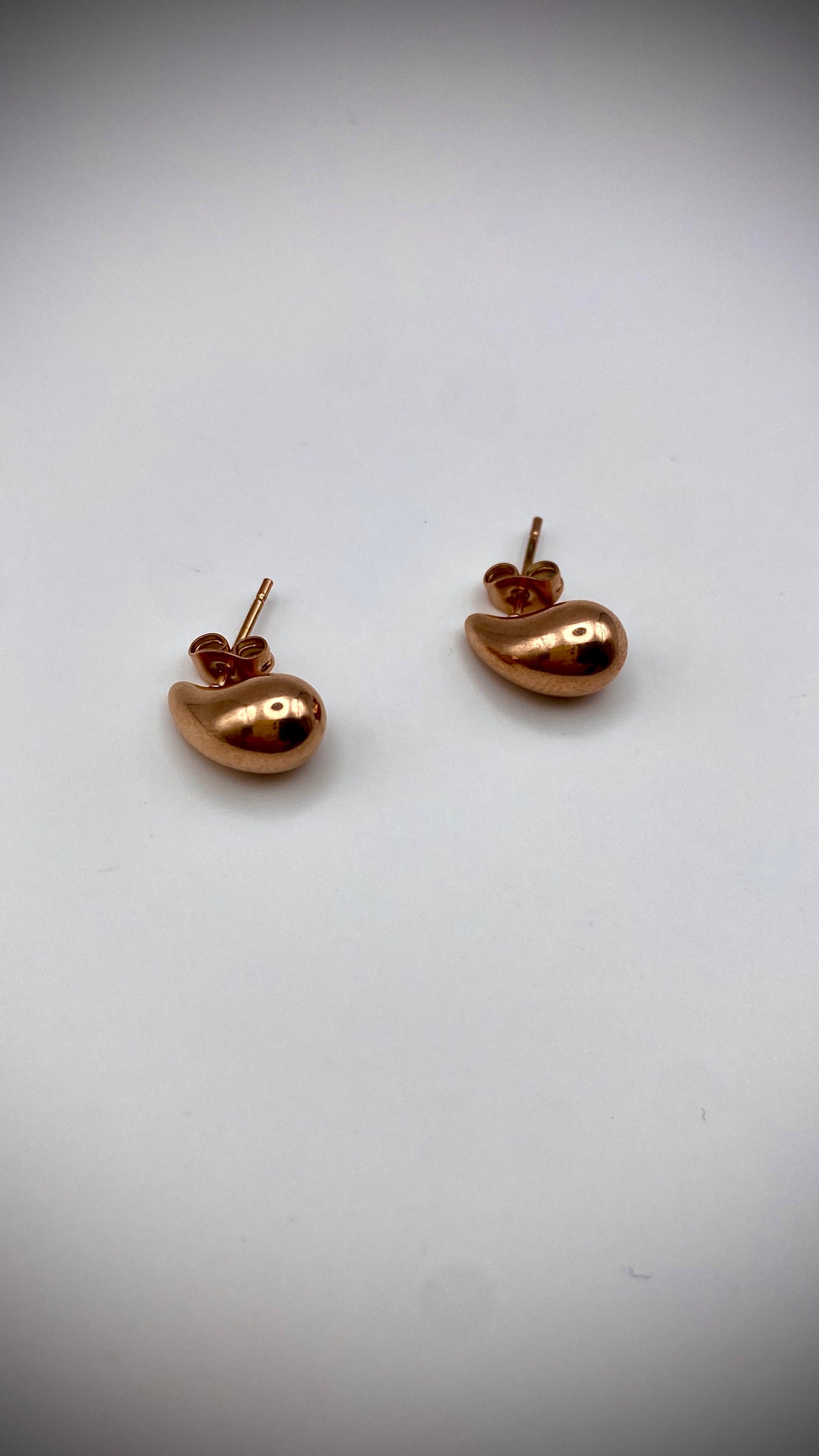 Σκουλαρίκια σταγόνες καρφωτά(2cm) σε ροζ χρυσό