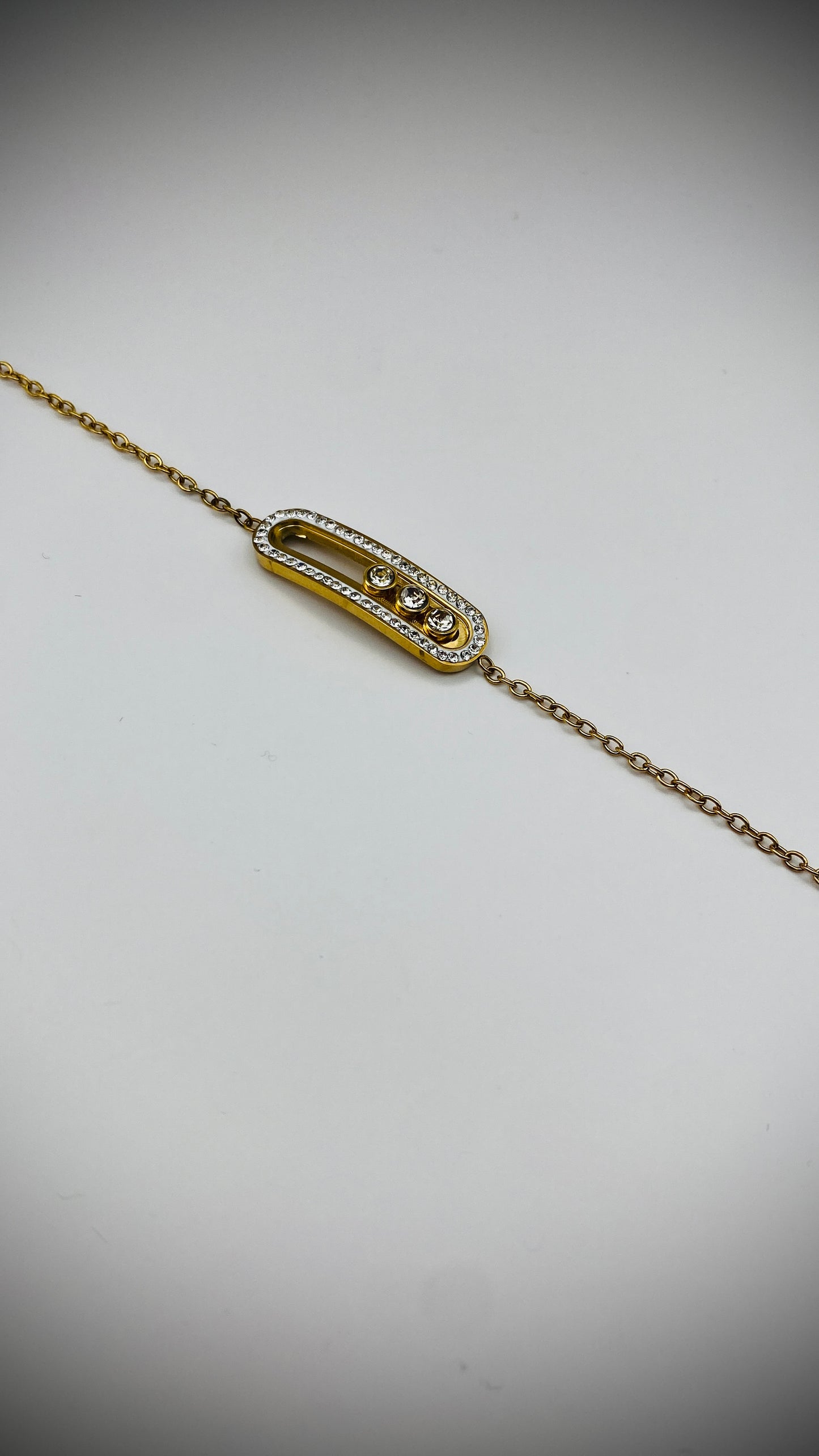 Βραχιόλι αλυσίδα με μπάρα (καμπυλωτή )από στρας χρυσή