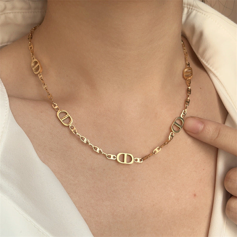 Κολιέ αλυσίδα με λογότυπο χρυσό χρώμα