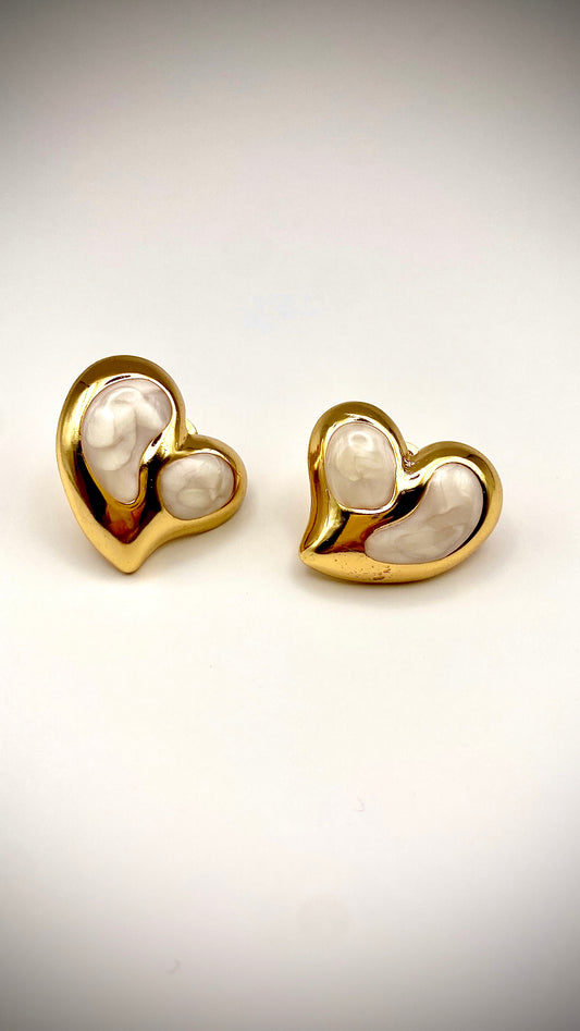 Σκουλαρίκια καρδιά με λευκή πέτρα