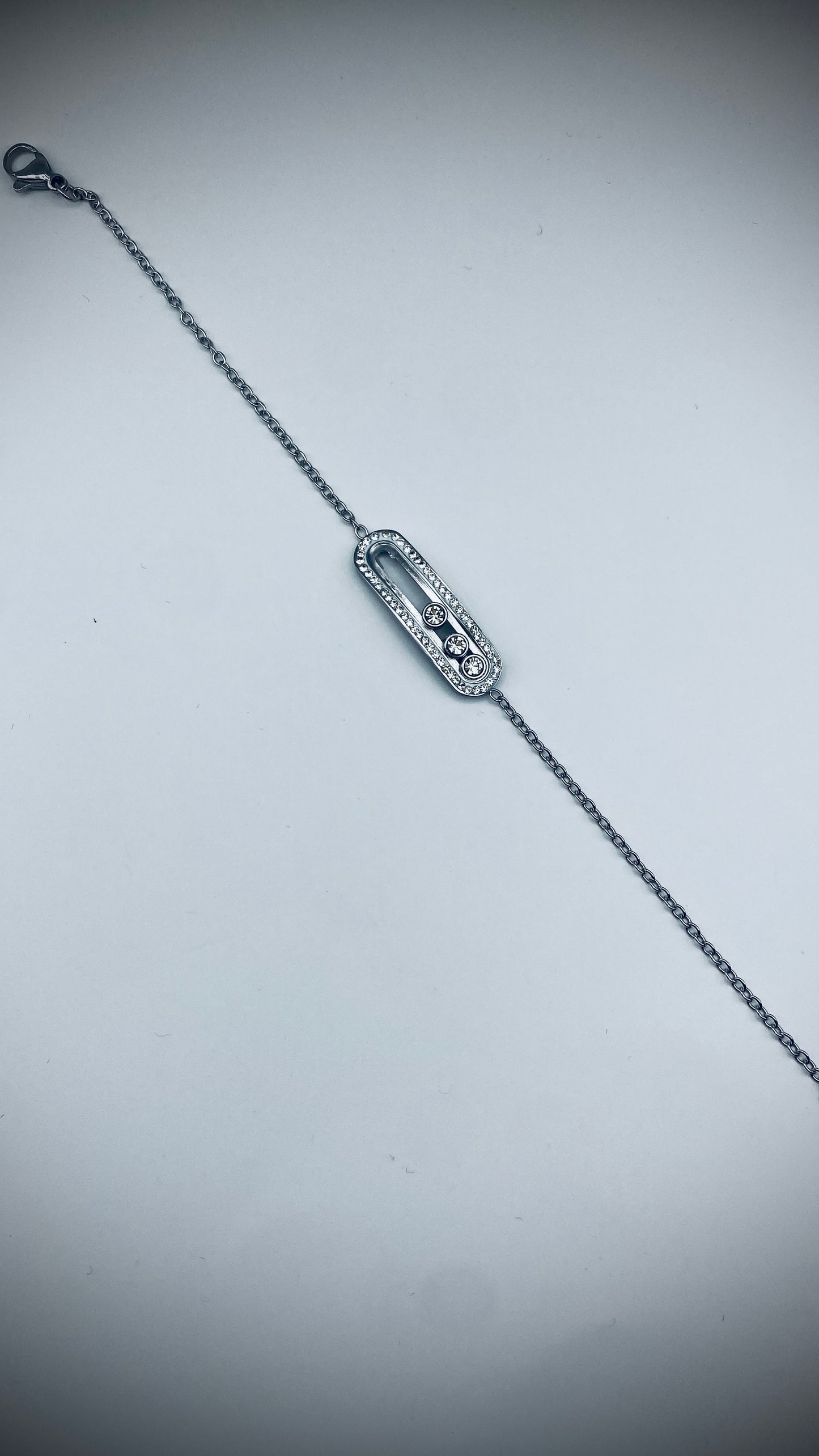 Βραχιόλι αλυσίδα με μπάρα (καμπυλωτή )από στρας ασημένιο