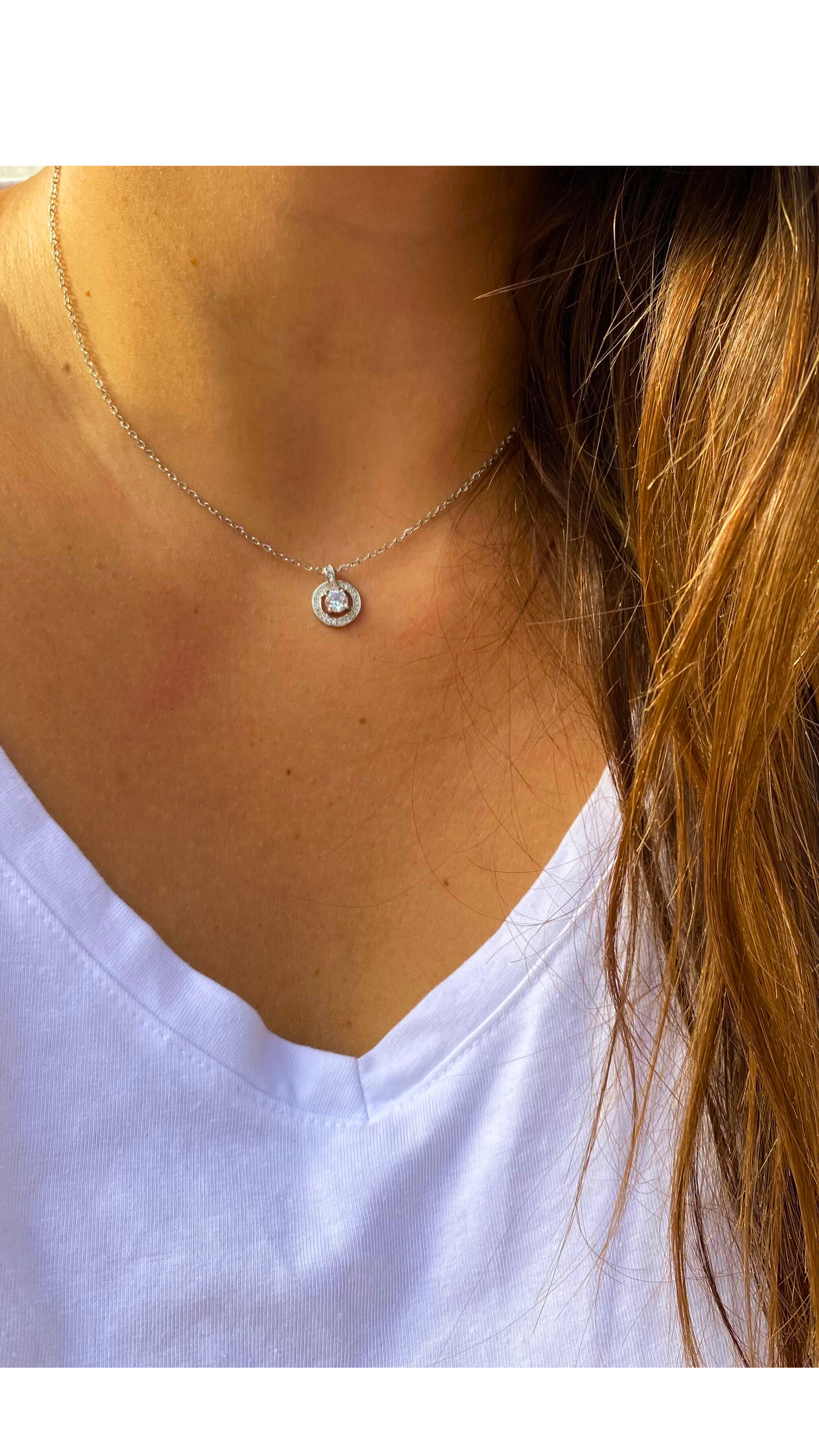 Κολιέ στρογγυλό με στρας και πέτρα στο κέντρο